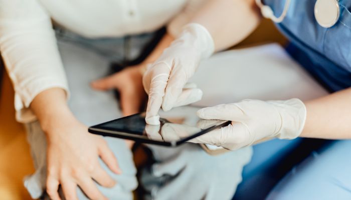 conducting healthcare background check